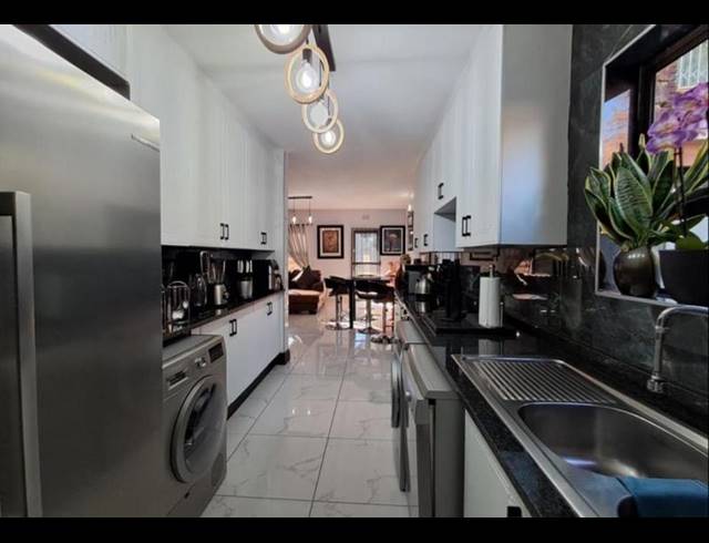 3 BEDROOM TOWNHOUSE FOR SALE IN BRACKENHURST